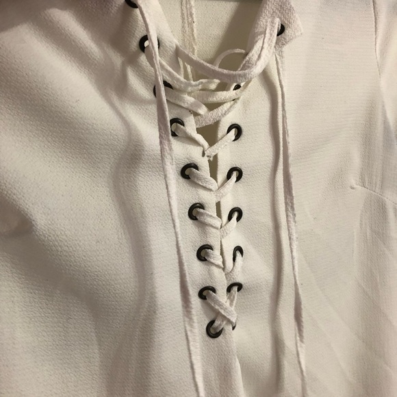 Lightweight bell sleeve lace up top - Picture 4 of 6